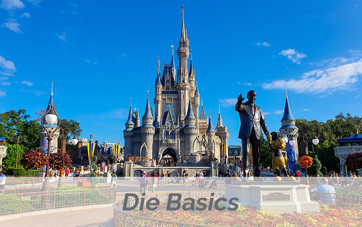 Partners Statue und Cinderella's Castle im Magic Kingdom Park in Walt Disney World